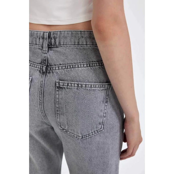 D8104 Straight Fit Yüksek Bel Bilek Boy Jean Yıkamalı Pantolon