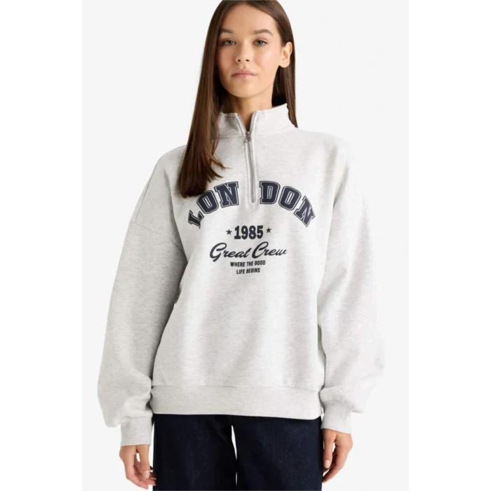 Defacto F9433AXGR210 Gri Overshirt Fit Yarım Fermuarlı Baskılı Kalın Kumaş Sweatshirt