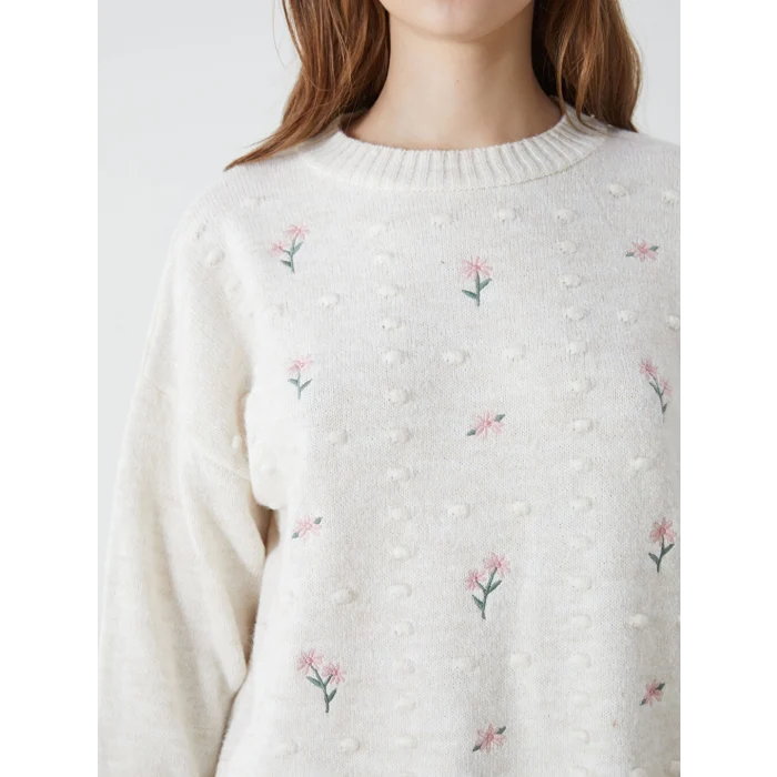 LCW Modest Ekru Bisiklet Yaka Çiçek Nakışlı Kadın Triko Tunik