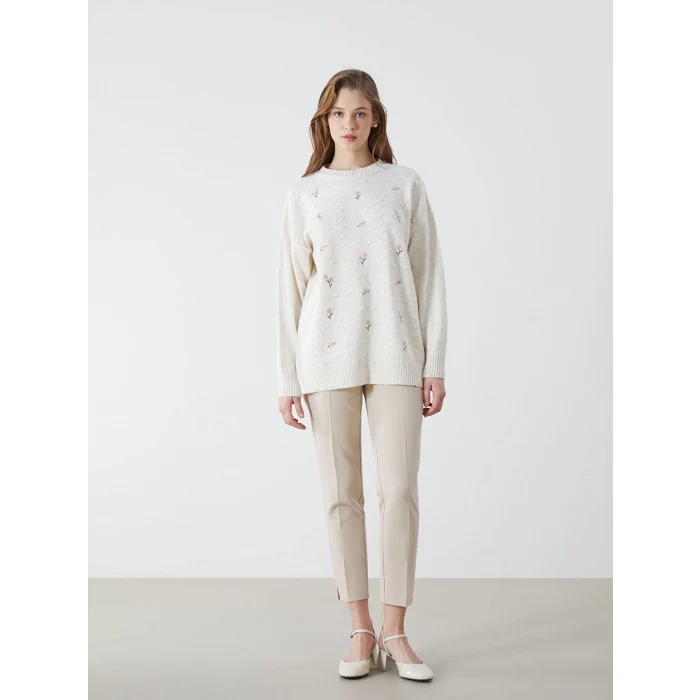 LCW Modest Ekru Bisiklet Yaka Çiçek Nakışlı Kadın Triko Tunik