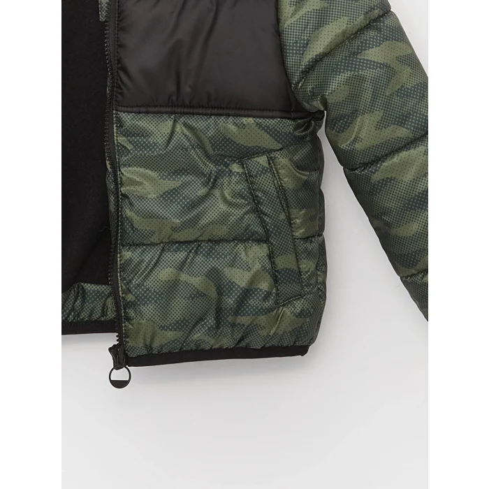 LCW Kids Haki Kapüşonlu Kamuflaj Desenli Erkek Çocuk Şişme Mont