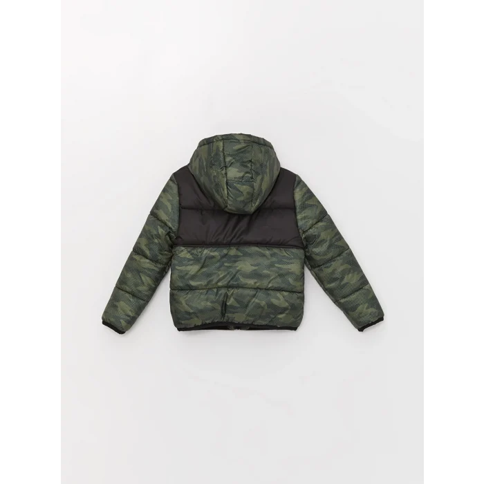 LCW Kids Haki Kapüşonlu Kamuflaj Desenli Erkek Çocuk Şişme Mont