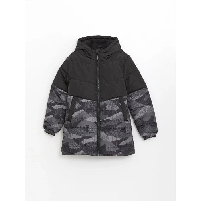 LCW Kids Siyah Kapüşonlu Erkek Çocuk Mont