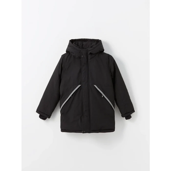 LCW Kids Siyah Kapüşonlu Reflektör Detaylı Erkek Çocuk Mont