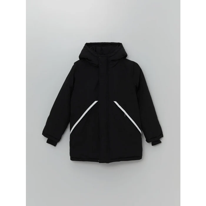 LCW Kids Siyah Kapüşonlu Reflektör Detaylı Erkek Çocuk Mont