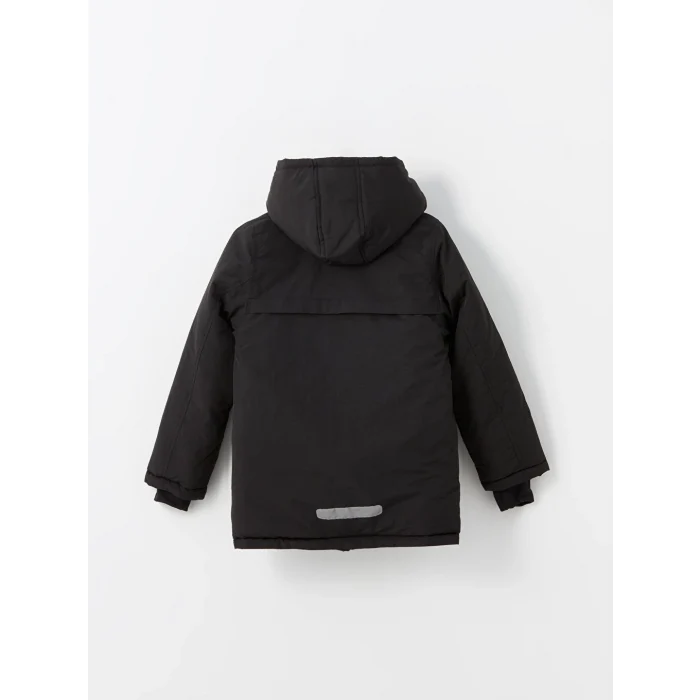 LCW Kids Siyah Kapüşonlu Reflektör Detaylı Erkek Çocuk Mont