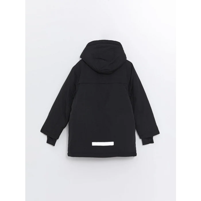 LCW Kids Siyah Kapüşonlu Reflektör Detaylı Erkek Çocuk Mont