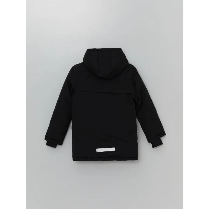 LCW Kids Siyah Kapüşonlu Reflektör Detaylı Erkek Çocuk Mont