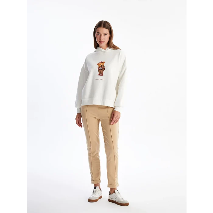 LCW Modest Beyaz Kapüşonlu Ayı Teddy Baskılı Oversize Kadın Kalın Sweatshirt Tunik