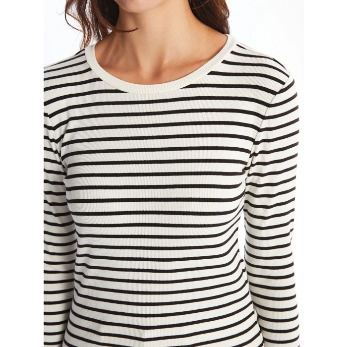 LCW Vision Beyaz Bisiklet Yaka Çizgili Kadın Tişört