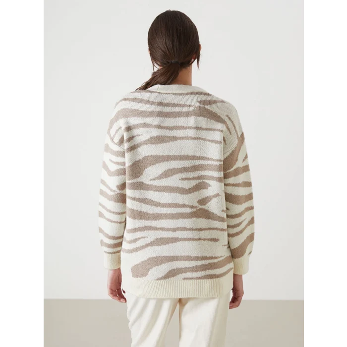 LCWAIKIKI Classic Ekru V Yaka Zebra Desenli Kadın Triko Hırka