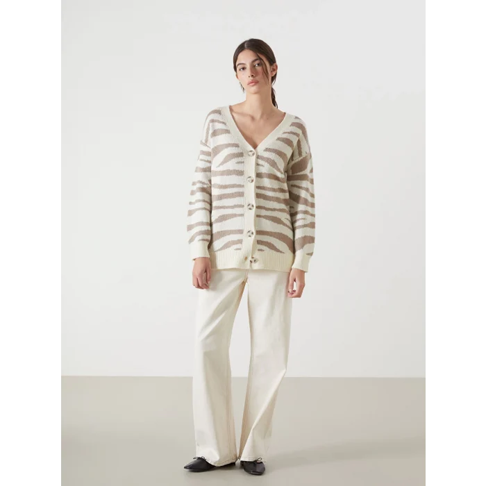 LCWAIKIKI Classic Ekru V Yaka Zebra Desenli Kadın Triko Hırka