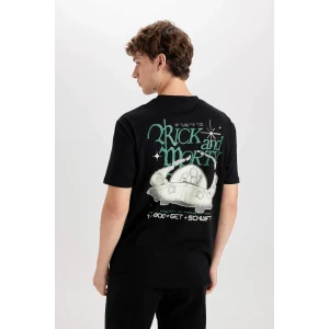 Defacto D5467 Siyah Rick and Morty Regular Fit Bisiklet Yaka Sırt Baskılı Kısa Kollu Tişört