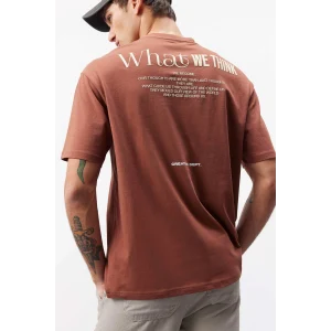 Defacto D5159 Kahve Boxy Fit Bisiklet Yaka Sırt Baskılı Kısa Kollu Tişört