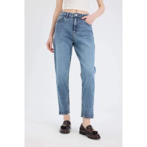 Defacto D7943 Mavi Lina Comfort Mom Normal Bel Düz Paça Jean Kar Yıkamalı Pantolon