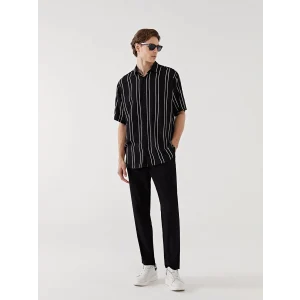 LCW Vision SİYAH Regular Fit Kısa Kollu Çizgili Viskon Erkek Gömlek