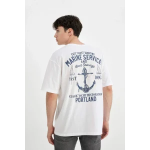 Defacto C4081 Beyaz Comfort Regular Fit Rahat Kalıp Bisiklet Yaka Sırt Baskılı Kısa Kollu Tişört