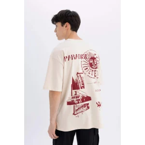 Defacto C4087 Bej Oversize Geniş Kalıp Bisiklet Yaka Sırt Baskılı Kısa Kollu Tişört