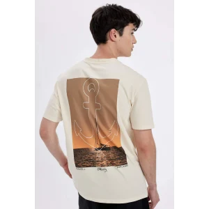 Defacto C6241 Bej Regular Fit Bisiklet Yaka Sırt Baskılı Kısa Kollu Tişört