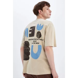 Defacto C5754 Bej Comfort Regular Fit Rahat Kalıp Bisiklet Yaka Sırt Baskılı Kısa Kollu Tişört