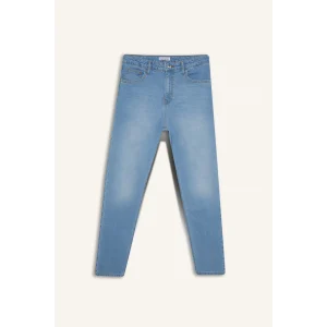 Defacto D7946 Mavi Lina Comfort Mom Normal Bel Düz Paça Jean Kar Yıkamalı Pantolon