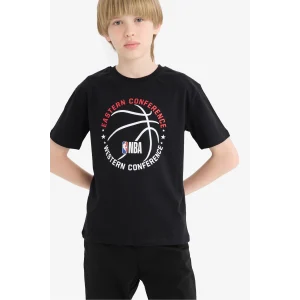 Defacto E4835 Siyah Erkek Çocuk NBA Wordmark Bisiklet Yaka Kısa Kollu Tişört