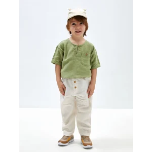 LCW Kids Yeşil Bisiklet Yaka Kısa Kollu Erkek Bebek Tişört ve Pantolon 2li Takım