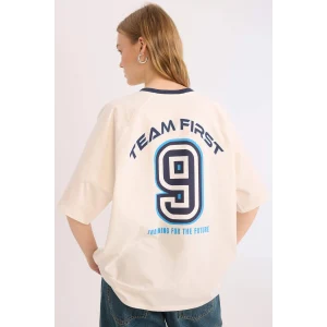 Defacto E4621 Beyaz Coool Oversize Geniş Kalıp V Yaka Sırt Baskılı Kısa Kollu Tişört