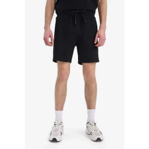 Defacto B8674 Siyah Slim Fit Dar Kesim Dar Paça Basic Düz Şort