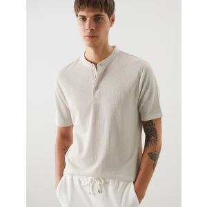 LCW Vision Bej Hakim Yaka Desenli Düğmeli Erkek Dokulu Tişört