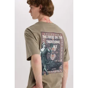 Defacto E4543 Haki %100 Pamuk Boxy Fit Bisiklet Yaka Sırt Baskılı Kısa Kollu Tişört