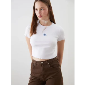 XSIDE Beyaz Bisiklet Yaka Çiçekli Crop