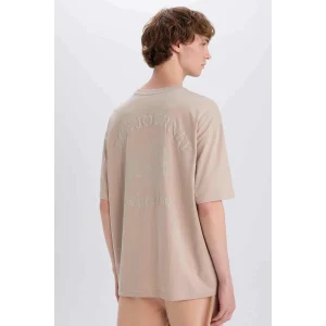Defacto E3798 Bej %100 Pamuk Oversize Geniş Kalıp Bisiklet Yaka Sırt Baskılı Kısa Kollu Tişört