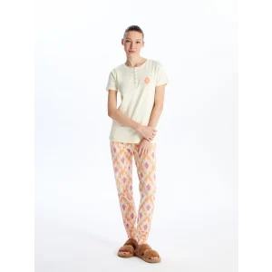 LCW DREAM Ekru Bisiklet Yaka Baskılı Kısa Kollu Kadın Pijama Takımı