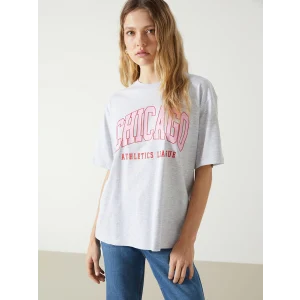 LCW Vision Gri Chicago Baskılı Oversize Kadın Tişört