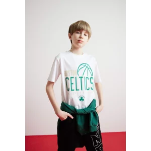 Defacto D9549 Beyaz Erkek Çocuk NBA Boston Celtics Bisiklet Yaka Kısa Kollu Tişört