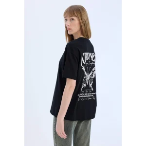Defacto D9613 Siyah Oversize Geniş Kalıp Bisiklet Yaka Sırt Baskılı Kısa Kollu Tişört