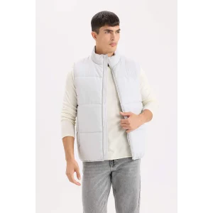 Defacto D6286 Gri Regular Fit Dik Yaka Fermuarlı Şişme Yelek