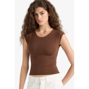 Defacto F5195 Kahve Fitted Yuvarlakt Yaka Basic Düz Kısa Kollu Tişört