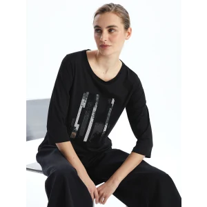 LCWAIKIKI Classic Siyah Bisiklet Yaka Pul İşlemeli Kadın Bluz