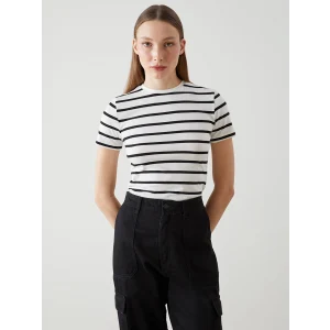 LCW Vision Siyah Bisiklet Yaka Çizgili Kadın Tişört
