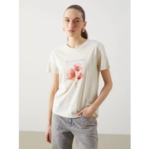 LCWAIKIKI Classic Bej Bisiklet Yaka Çiçekli Penye Kadın Tişört