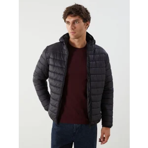 LCWAIKIKI Classic Siyah Standart Kalıp Kapüşonlu Erkek Şişme Mont