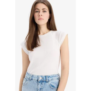 Defacto C7334 Ekru Slim Fit Dar Kesim Bisiklet Yaka Basic Düz Ribana Kısa Kollu Tişört