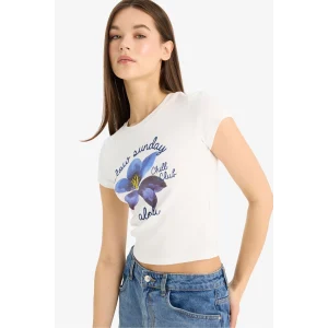 Defacto F1773 Beyaz Fitted Bisiklet Yaka Baskılı Ribana Kısa Kollu Tişört