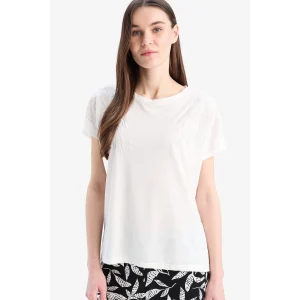 Defacto E0918 Ekru Regular Fit Bisiklet Yaka Basic Düz Kısa Kollu Tişört