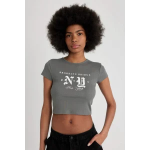 Defacto B6812 Gri Fitted Bisiklet Yaka Baskılı Fitilli Kaşkorse Kısa Kollu Tişört