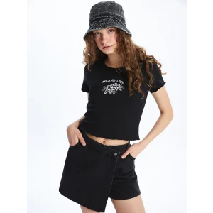 XSIDE Siyah Bisiklet Yaka Nakışlı Kısa Kollu Kadın Tişört