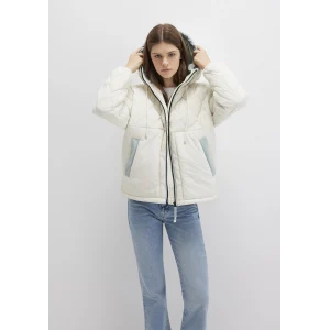 Mavi 1110499-86412 Kapüşonlu Ekru Kapitone Ceket