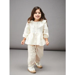 LCW baby Bej Bebe Yaka Kız Bebek Bluz ve Pantolon 2li Takım